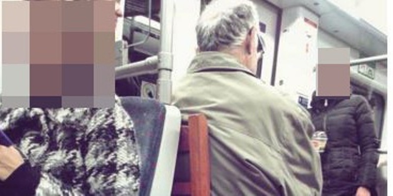 Ηλικιωμένος έφερε την καρέκλα του στο… μετρό! (Photo) - Media