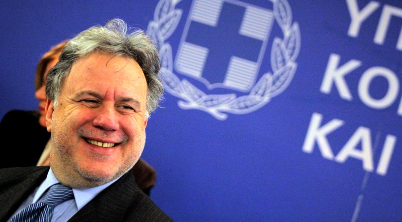 Κατρούγκαλος: «Μπορούμε να ζήσουμε λιγάκι χωρίς τσιγάρα και καφέ» - Media