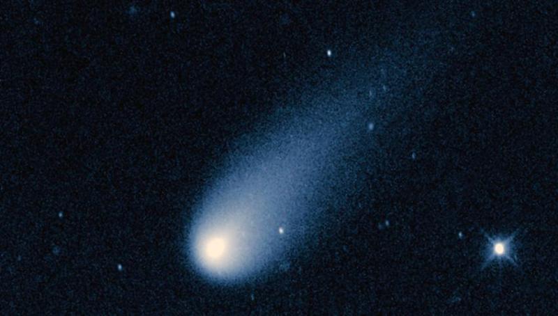 Ξυστά από τη Γη, Δευτέρα και Τρίτη, οι ...δίδυμοι κομήτες - Media