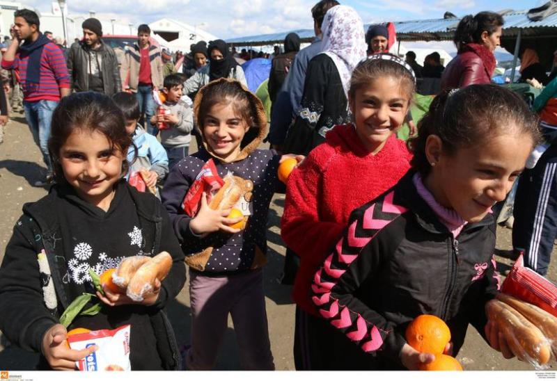 Έφτασαν οι πρώτοι 150 Σύροι πρόσφυγες στο χώρο φιλοξενίας της Κόνιτσας - Media