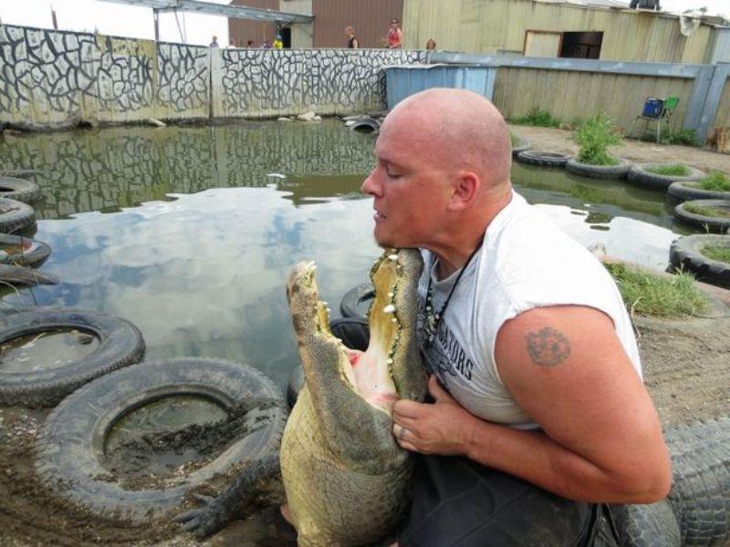 Κροκόδειλος κατασπάραξε την επιστήμονα που τον τάιζε – Οι συνάδελφοί της έδωσαν μάχη για να πάρουν τη σορό της από τα σαγόνια του  - Media