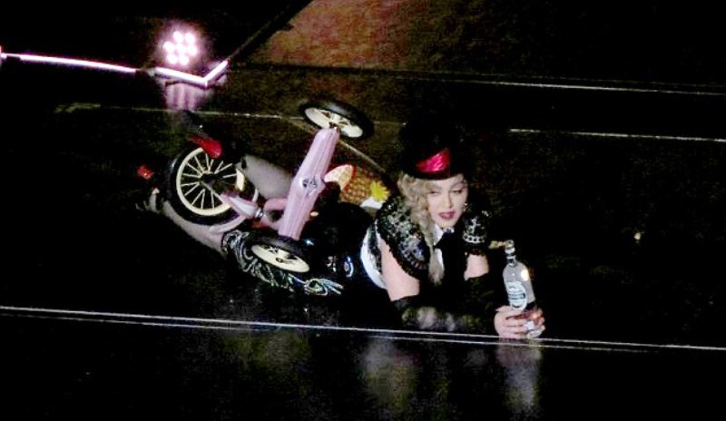 Μαντόνα: Δεν ήμουν μεθυσμένη, ερμήνευα ρόλο - Media