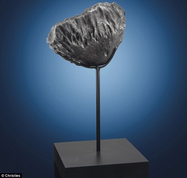 Λονδίνο: Εντυπωσιακοί μετεωρίτες βγαίνουν σε δημοπρασία (Photos) - Media