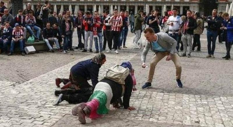 Η Αϊντχόφεν «εξαφάνισε» τους οπαδούς που εξευτέλισαν ζητιάνους  - Media
