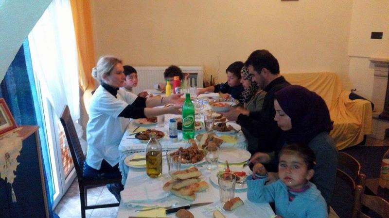 Κάτοικοι στα Τρίκαλα άνοιξαν τα σπίτια τους στους πρόσφυγες - Media