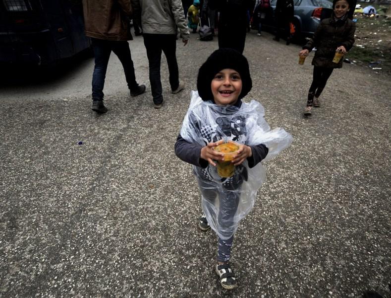 Περισσότεροι από 34.000 οι εγκλωβισμένοι πρόσφυγες στην Ελλάδα - Media