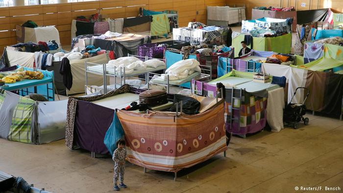 Τουρίστας πέρασε μια εβδομάδα σε κέντρο προσφύγων στη Γερμανία γιατί έκλεψαν το... πορτοφόλι του! - Media