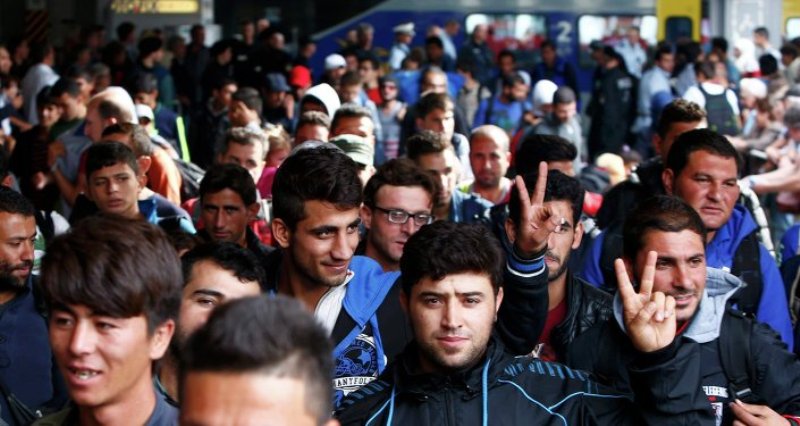 Το κλείσιμο της βαλκανικής οδού έφερε ραγδαία πτώση και στην εισροή προσφύγων στη Γερμανία - Media