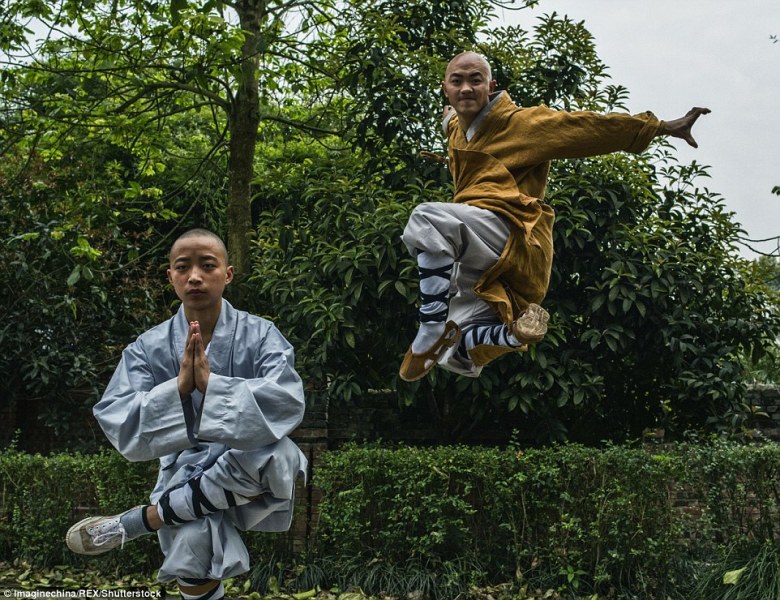 Οι μοναχοί Σαολίν, αψηφούν τους νόμους της βαρύτητας και γνωρίζουν Κουνγκ Φου όσο κανείς (Photos) - Media