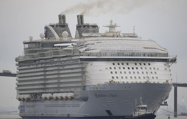 Σάλπαρε το μεγαλύτερο κρουαζιερόπλοιο του κόσμου (Photos-Videos)   - Media