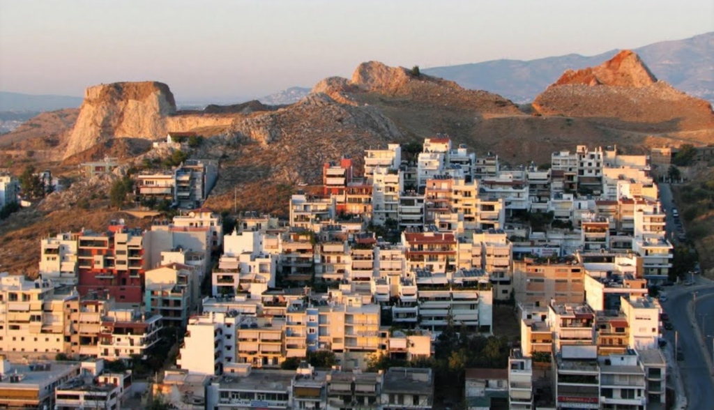 Ξενοφοβική προσφυγή στο ΣτΕ 47 κατοίκων των Τουρκοβουνίων κατά της εγκατάστασης προσφύγων σε διαμερίσματα - Media