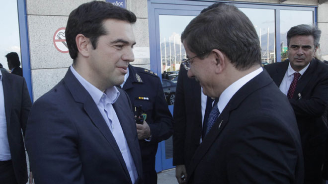 Τηλεφωνική επικοινωνία Τσίπρα-Νταβούτογλου για τον περιορισμό των προσφυγικών ροών - Media