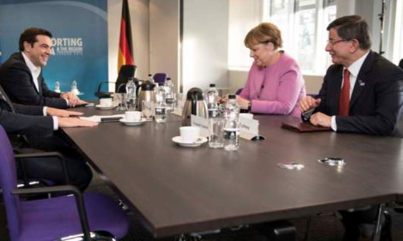 Τριμερής Τσίπρα- Μέρκελ- Νταβούτογλου για το προσφυγικό στις Βρυξέλλες - Media