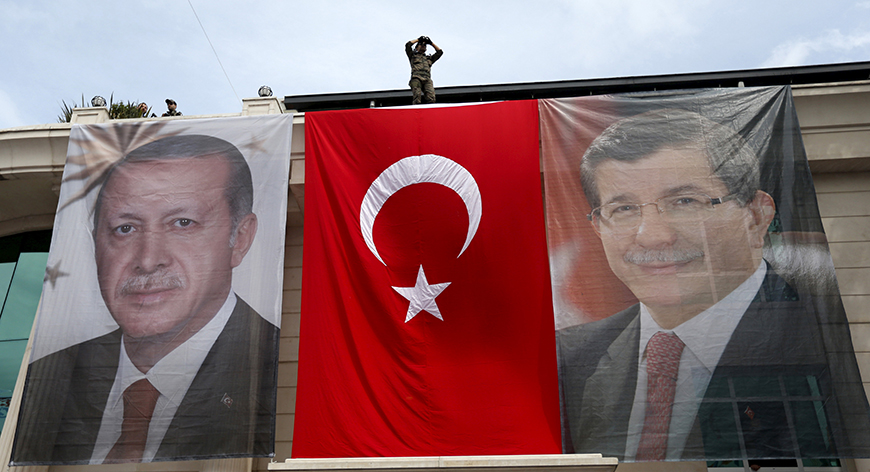 Η Τουρκία στην κόψη του ξυραφιού: Οι πληροφορίες για πραξικόπημα και η ένταση με τις ΗΠΑ - Media