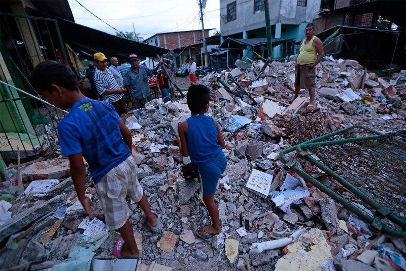 Στους 480 έχουν φτάσει οι νεκροί από τον ισχυρό σεισμό στον Ισημερινό - Media