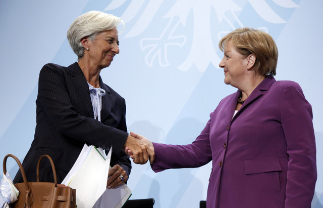 Μέρκελ - Λαγκάρντ: Συμφωνία για την παραμονή του ΔΝΤ στην Ελλάδα, διαφωνία για το χρέος - Media