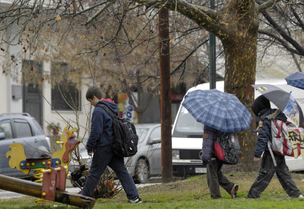 Τοπικές βροχές και ισχυρές καταιγίδες με άνοδο της θερμοκρασίας - Media