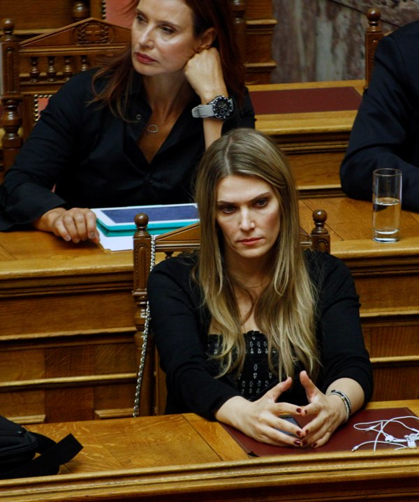 Καϊλή: Καστανίδης, Ξυνίδης και Κουτμερίδης μου έκαναν σεξιστικά σχόλια στη Βουλή - Media