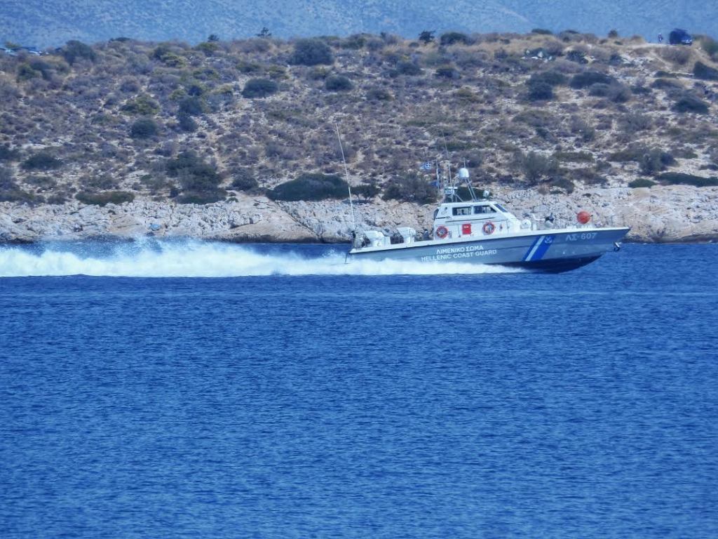 Σάκους με κάνναβη που επέπλεαν γύρω από την Κέρκυρα εντόπισε το λιμενικό - Media