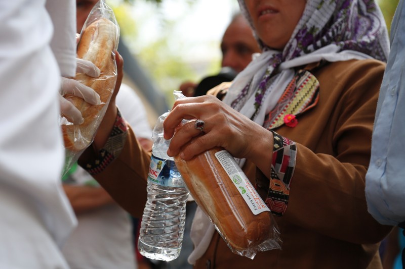 Απαλλάσσονται από τον ΦΠΑ οι δωρεές προς τους πρόσφυγες - Media