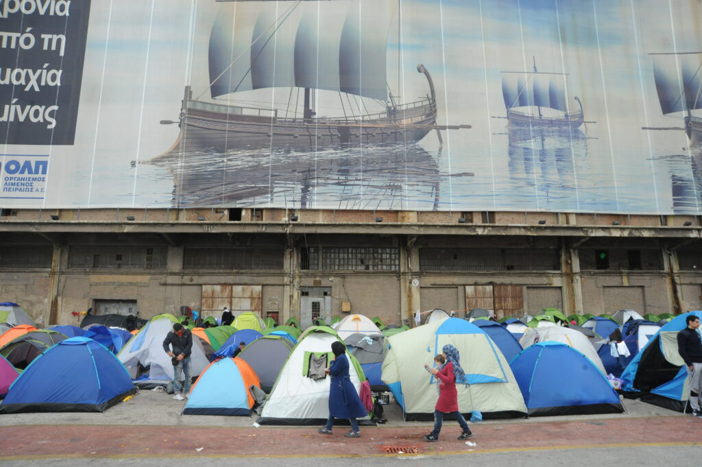 Μαξίμου: Προτεραιότητα η εντατική και πιεστική αποσυμφόρηση Πειραιά και Ειδομένης - Media