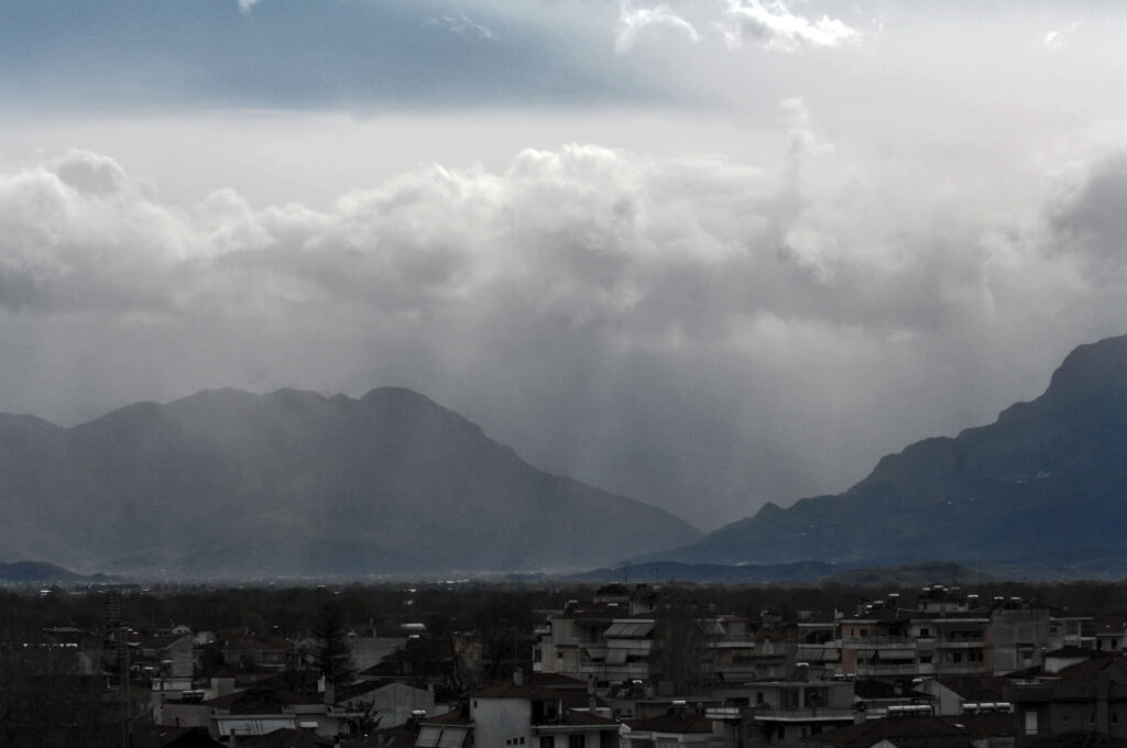 Άνοδος της θερμοκρασίας και βροχές από το απόγευμα - Media