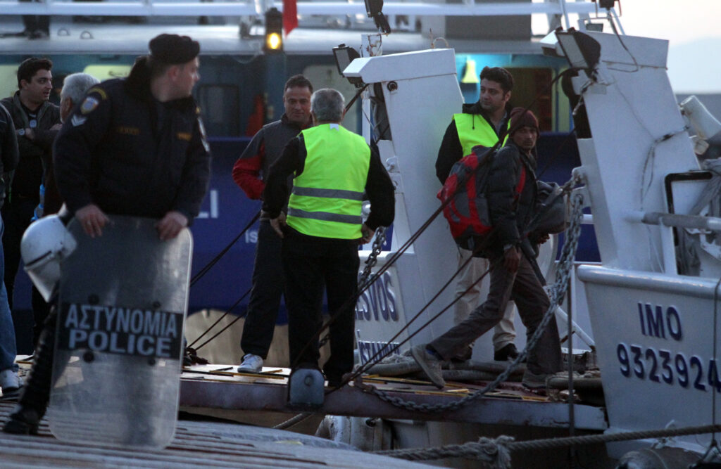 Independent: Η Ευρώπη πέταξε στην Ελλάδα την "καυτή πατάτα" του προσφυγικού - Media