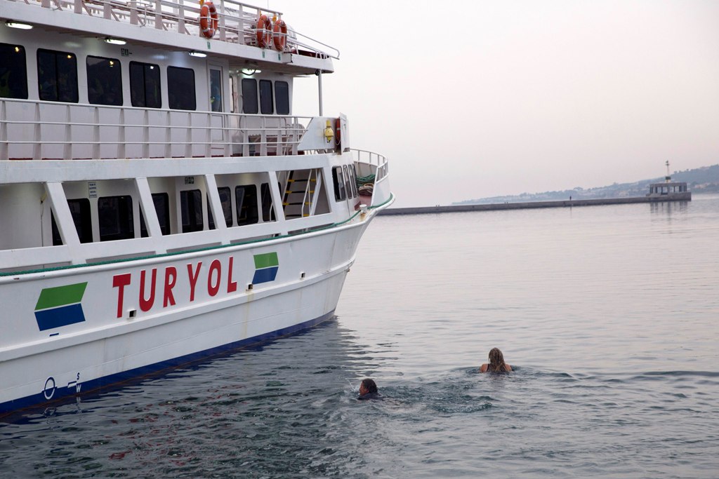 325 μετανάστες επέστρεψαν στην Τουρκία μετά τη συμφωνία με την Ε.Ε. - «Ικανοποιημένο» το Βερολίνο - Media