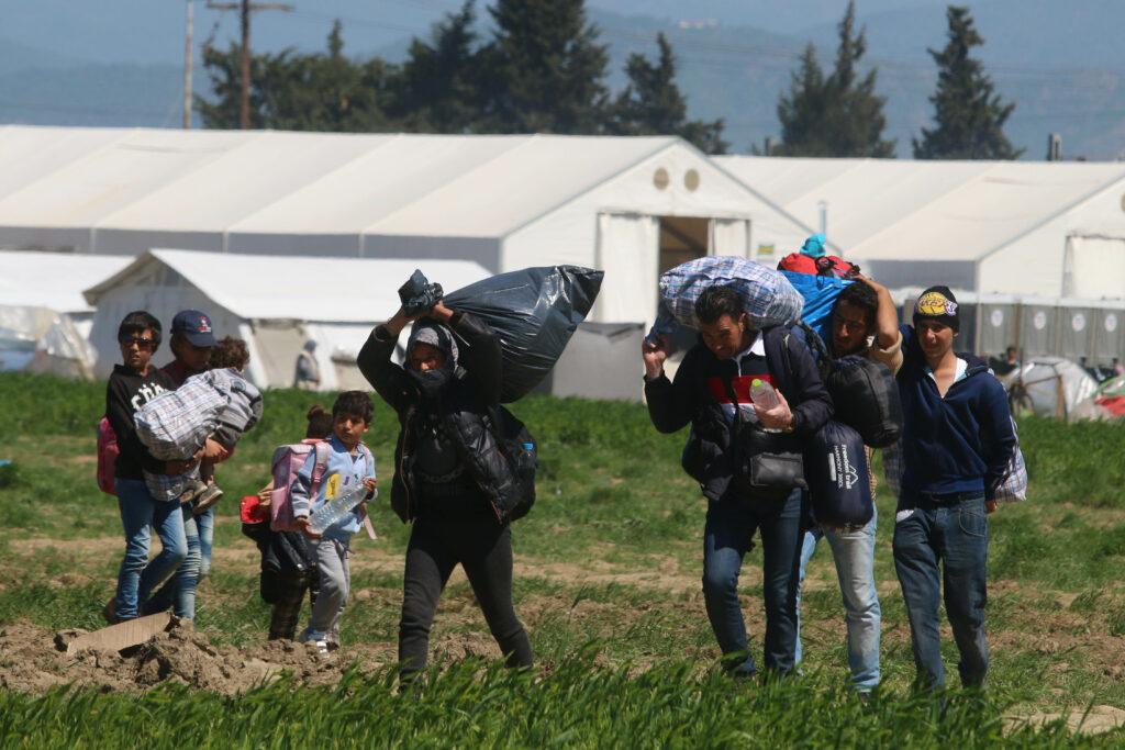 Μεγάλη αστυνομική επιχείρηση στην Ειδομένη με προσαγωγές αλληλέγγυων στους πρόσφυγες - Media