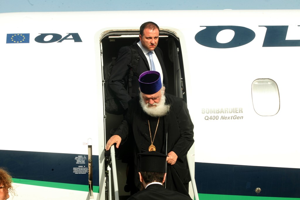 Στη Λέσβο ο Ιερώνυμος - Αύριο η συνάντηση με τον Πάπα (Photos) - Media