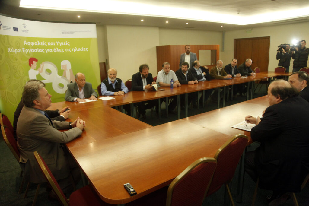 Λύση για διάσωση αγγελιόσημου και ΕΔΟΕΑΠ αναζητά το υπουργείο - Media