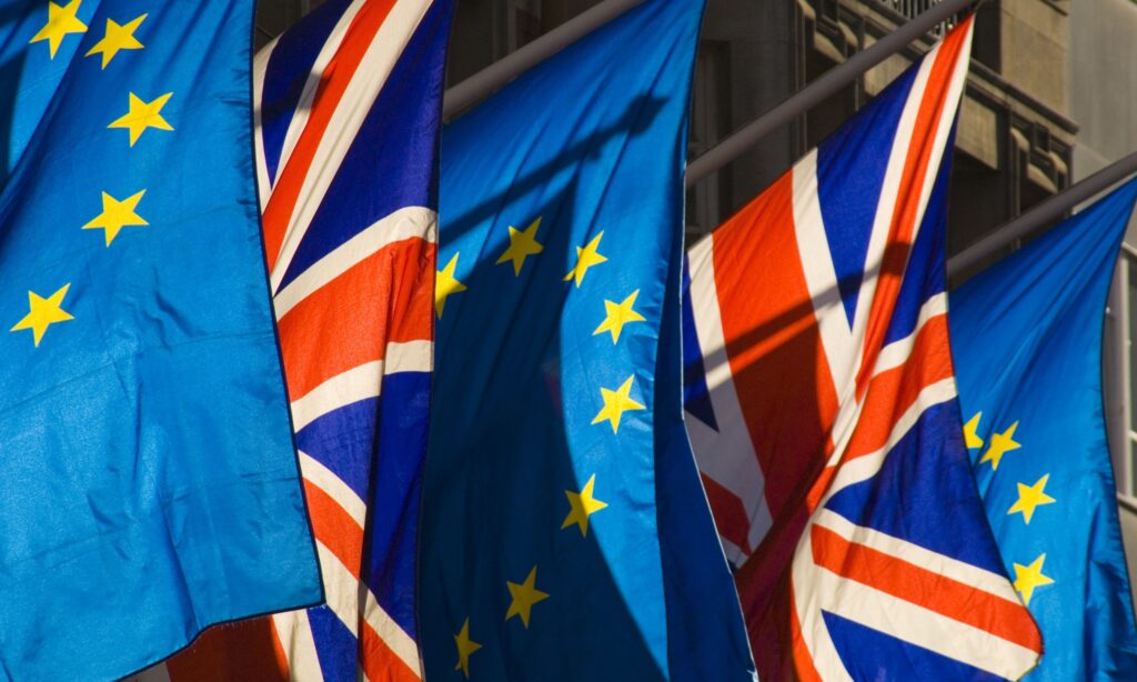 ΔΝΤ: Σοβαρό ενδεχόμενο το Brexit - Μεγάλες ζημιές για την οικονομία - Media