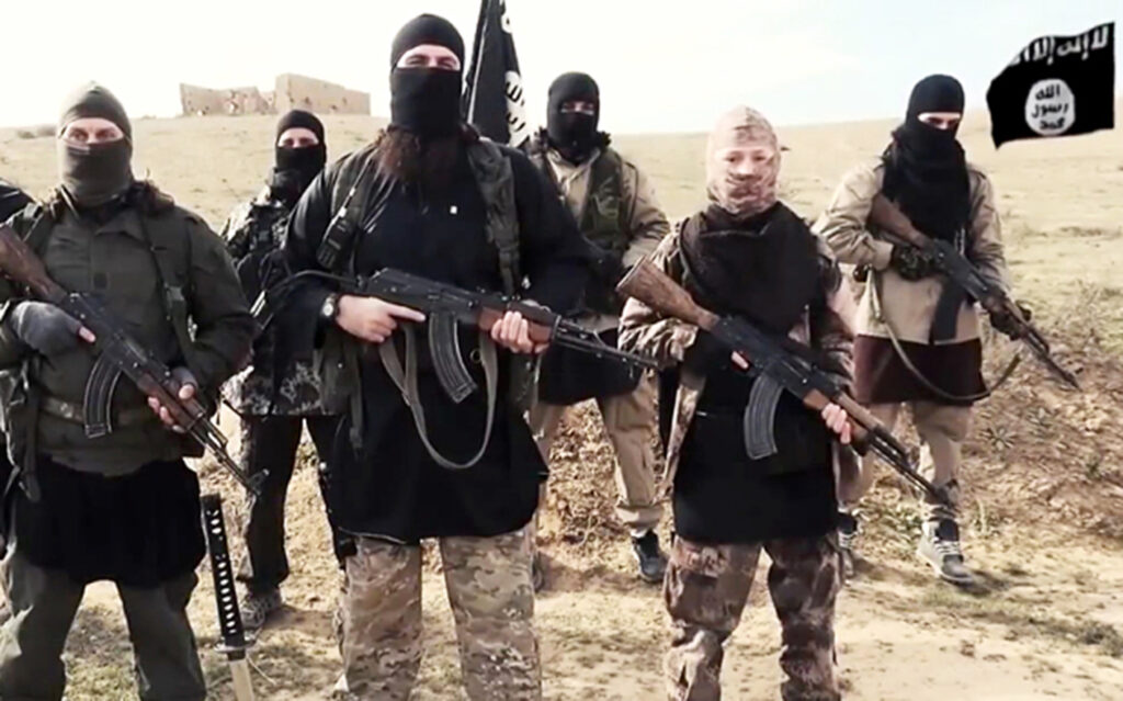 Η φρικιαστική νέα μέθοδος προσηλυτισμού του ISIS (Videos) - Media