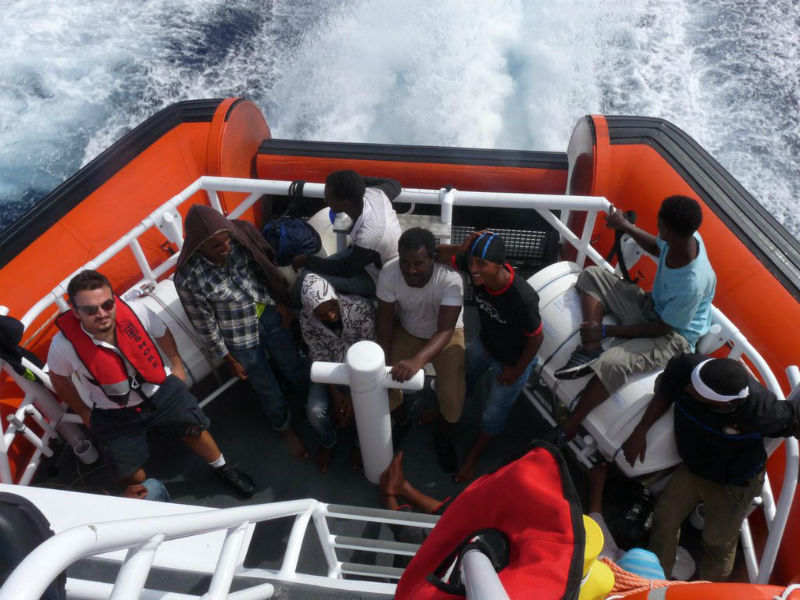 Η ιταλική ακτοφυλακή διέσωσε 26 άνθρωπους - Συνεχίζονται οι έρευνες για 84 αγνοούμενους - Media