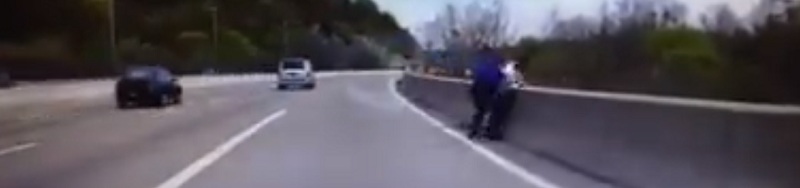 ΗΠΑ: Αστυνομικός έσωσε άνδρα που προσπάθησε να αυτοκτονήσει - Media