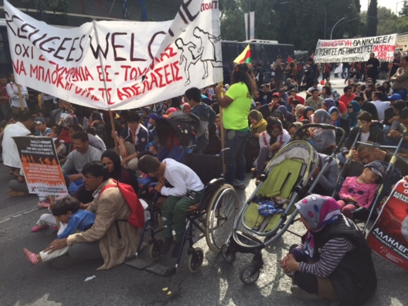 Ολοκληρώθηκε η πορεία αλληλεγγύης στους πρόσφυγες στο Κέντρο (Photos) - Media