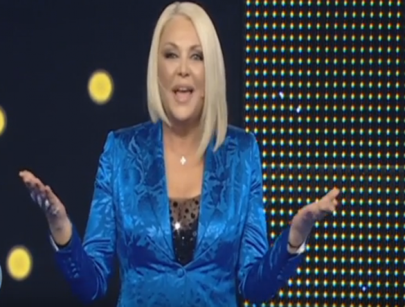 Τα δάκρυα της Ρούλας Κορομηλά για τον Σάκη Ρουβά στην πρεμιέρα του σόου της (Video) - Media