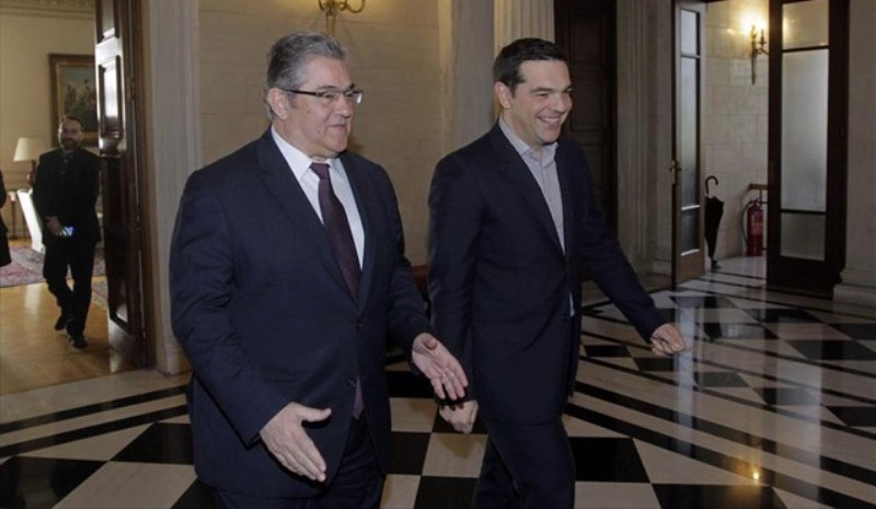 Τηλεφώνημα Κουτσούμπα σε Τσίπρα για τα προβλήματα της Αμυντικής Βιομηχανίας - Media