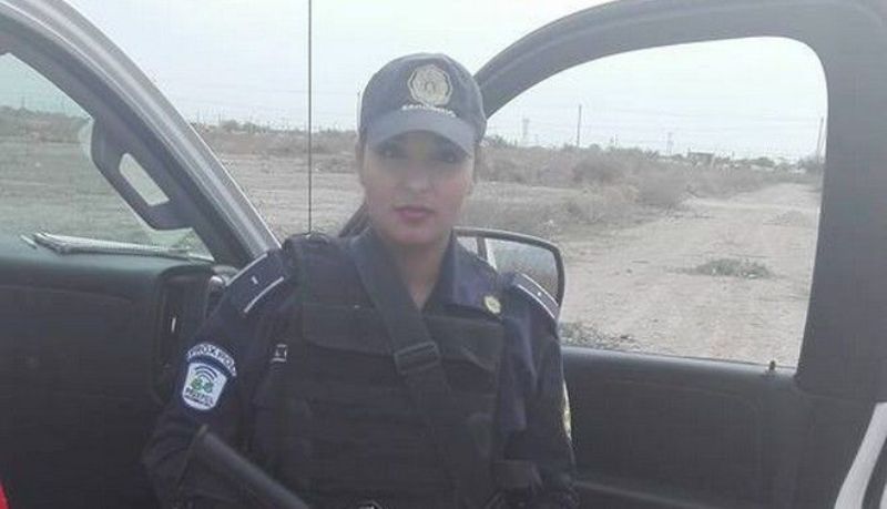 Απέλυσαν γυναίκα αστυνομικό για τόπλες selfie εν ώρα υπηρεσίας (Photos) - Media
