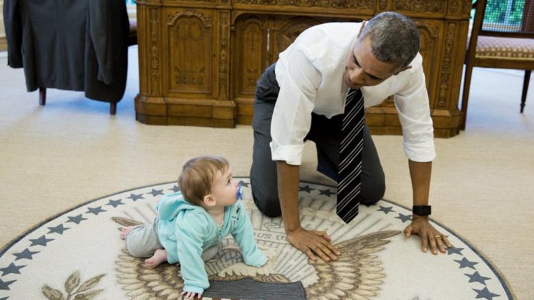 Ποια «γυναίκα» έριξε τον Ομπάμα στα πατώματα του οβάλ γραφείου; - Media