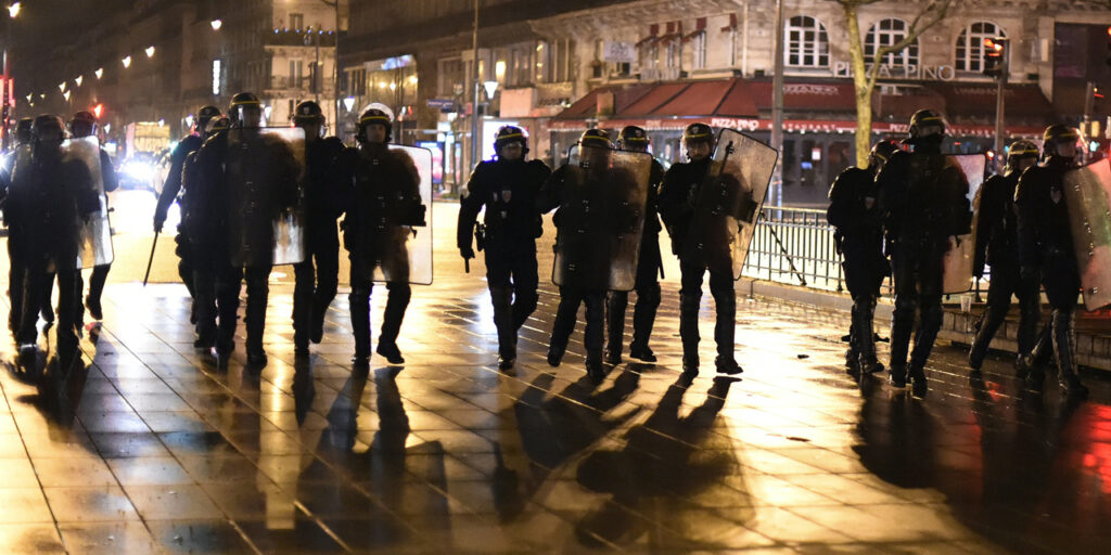 Μετά τα βίαια επεισόδια στο Παρίσι η αστυνομία έκανε 24 συλλήψεις - Media