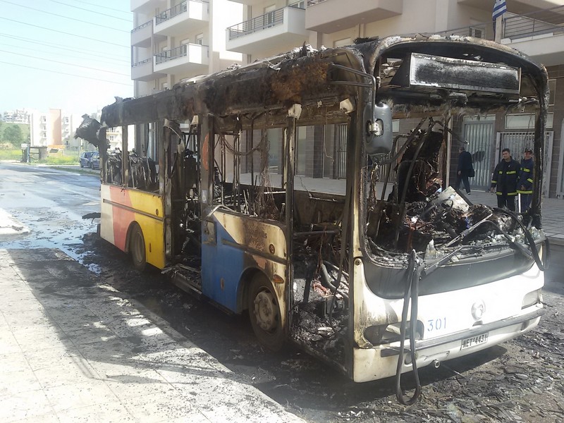 Λεωφορείο κάηκε ολοσχερώς στον Εύοσμο! (Photos) - Media