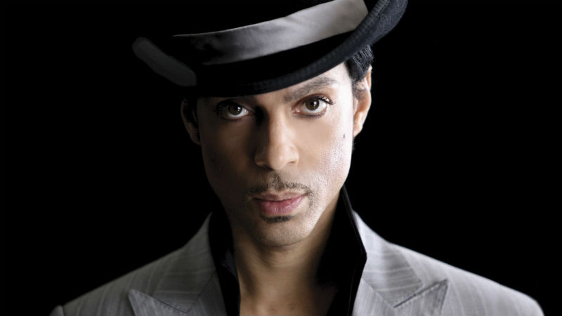 Ακυκλοφόρητα τραγούδια για τα επόμενα 100 χρόνια περιείχε το θησαυροφυλάκιο του Prince - Media