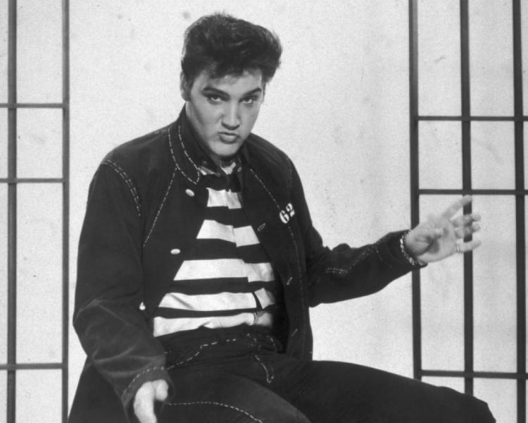 Αυτή είναι η κούκλα εγγονή του Έλβις Πρίσλεϊ (Photos) - Media