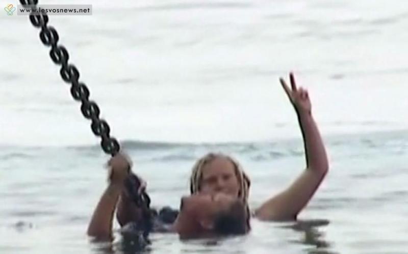 Αλληλέγγυοι έπεσαν στη θάλασσα για να μη μεταφερθούν πρόσφυγες στην Τουρκία (Videos) - Media