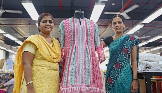 Οι Ινδές που έραψαν τα φορέματα της Κέιτ δεν γνωρίζουν καν ποια είναι (Photos) - Media