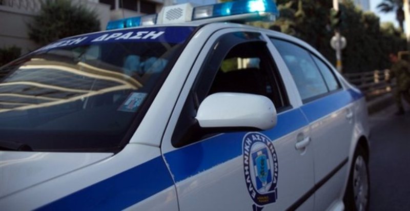 Σκιάθος: 42χρονος «ταύρος εν υαλοπολείω» - Έσπασε το Αστυνομικό Τμήμα με σφυρί - Media