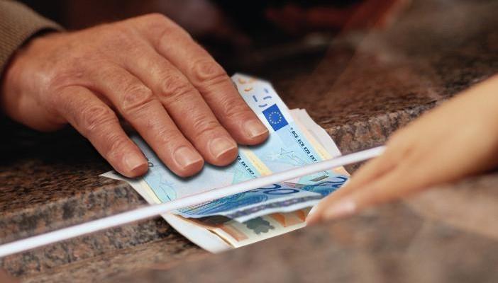 Έως το τέλος του χρόνου θα πληρωθούν 7.000 ψαλιδισμένα εφάπαξ - Media