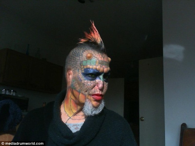 55χρονος τραπεζίτης αποφάσισε... να αλλάξει «λίγο» την εμφάνιση του (Video & Photos)  - Media Gallery 2