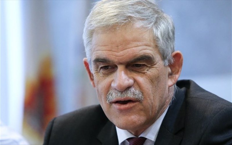 Η στιγμή που ο Τόσκας έμαθε για τα δακρυγόνα στους ηλικιωμένους - Media